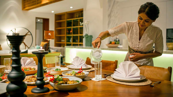 Villa Indrani - Dining preparation